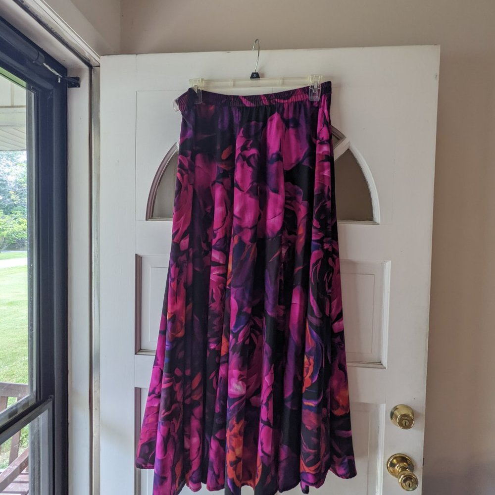 Long light flowy floral print skirt